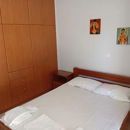 Lefkas House With Garden Dom wakacyjny Tsoukaládhes