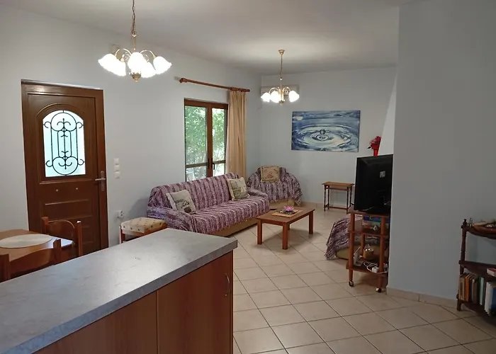 Lefkas House With Garden