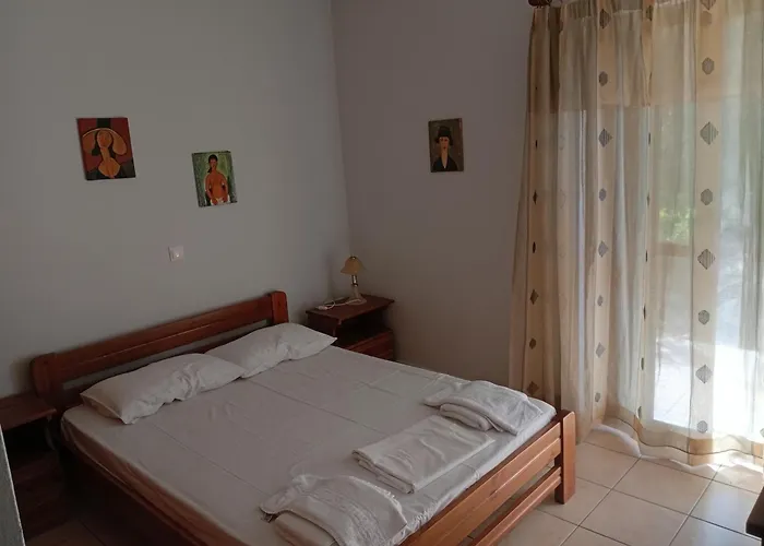 Lefkas House With Garden * Tsoukaládhes