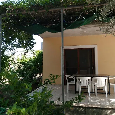 Lefkas House With Garden
