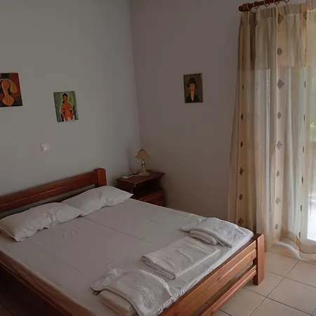 Lefkas House With Garden * Tsoukaladhes