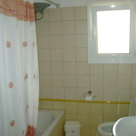 Lefkas House With Garden *