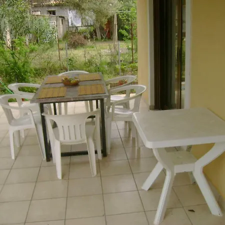 Сasa de vacaciones Lefkas House With Garden *